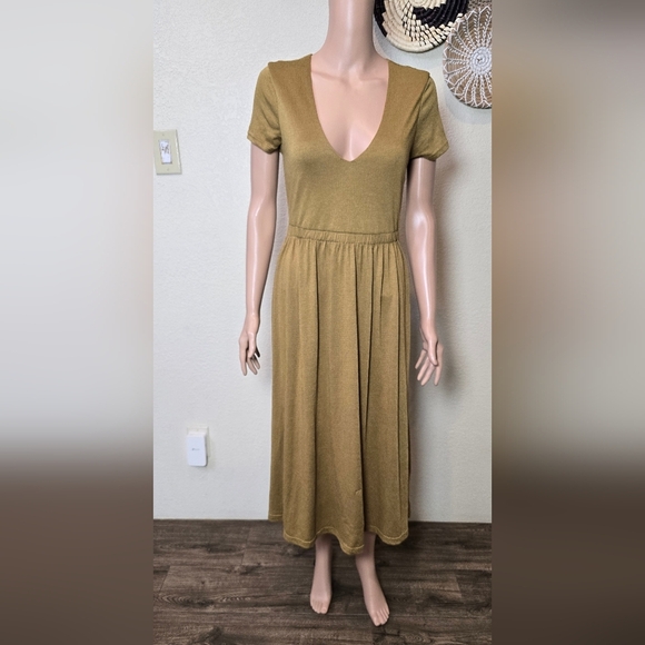 Free People Beach Audrina Maxi dress. Size Medium - Picture 2 of 10